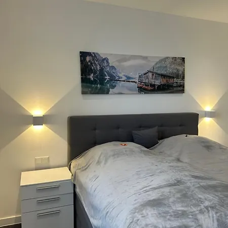 8-living Apartment